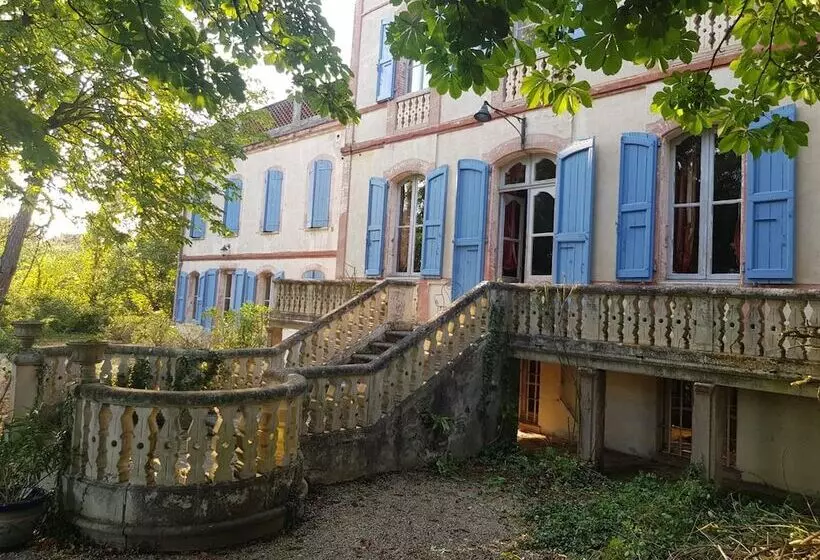 ベッドアンドブレックファースト Le Manoir Du Thouron