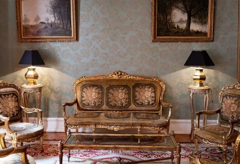 ベッドアンドブレックファースト Le Manoir Du Thouron