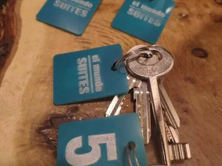 El Mundo Suites