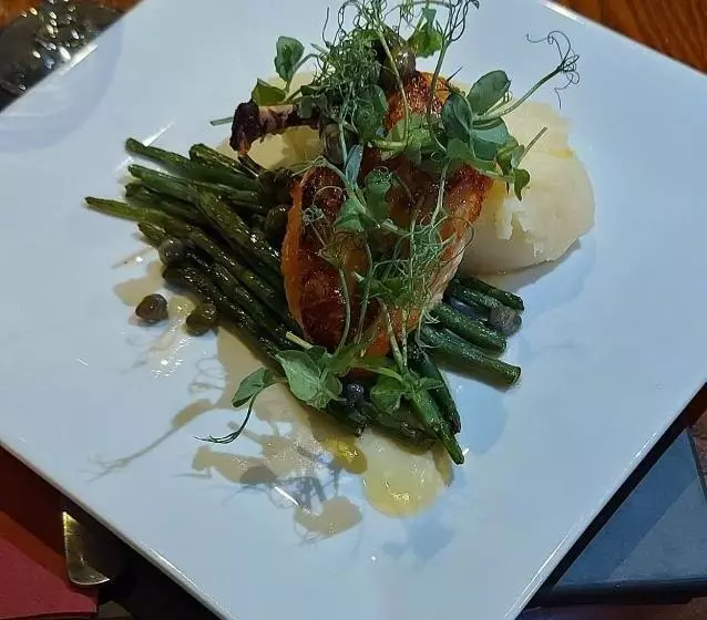 Hotelli The Black Lion Royal