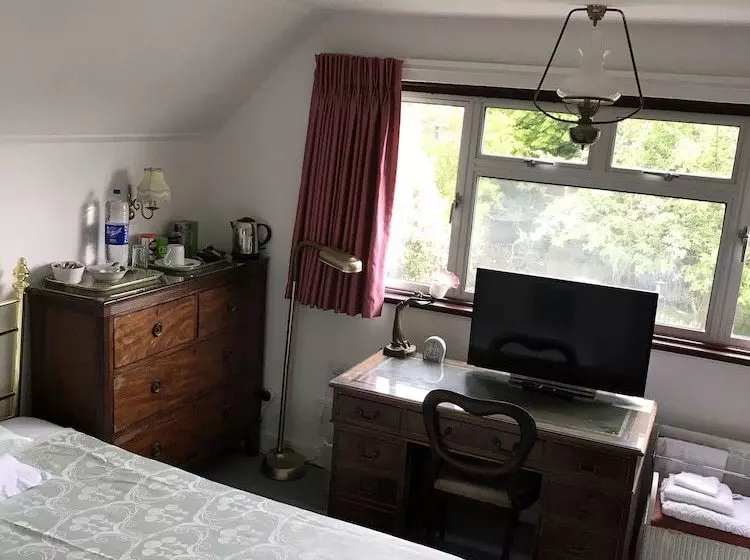 Lolas Bed And Breakfast