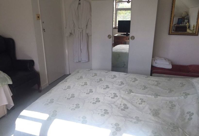 Lolas Bed And Breakfast