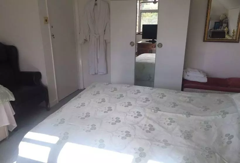 Lolas Bed And Breakfast