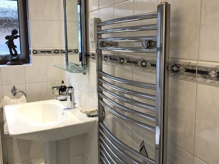 Lolas Bed And Breakfast