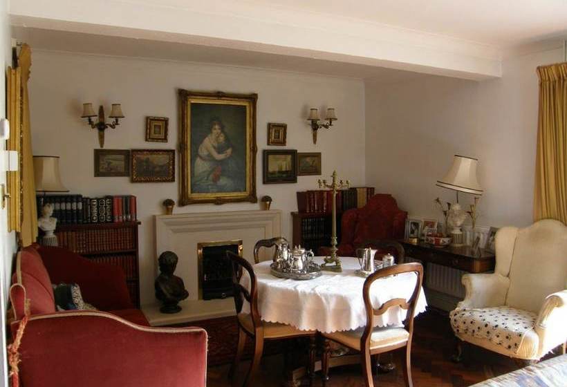 Lolas Bed And Breakfast