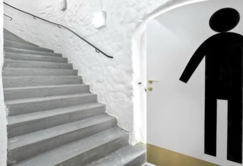 Ramilton Old Town Hostel