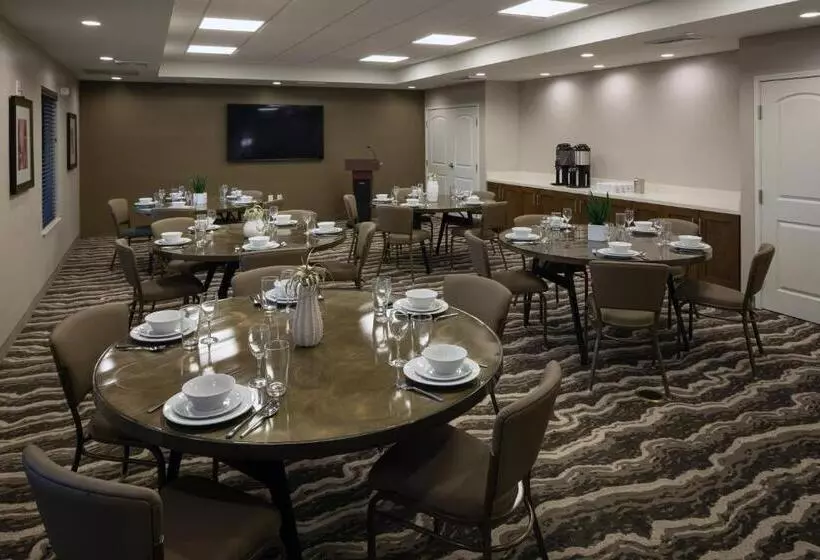 Staybridge Suites   Phoenix – Biltmore Area, An Ihg