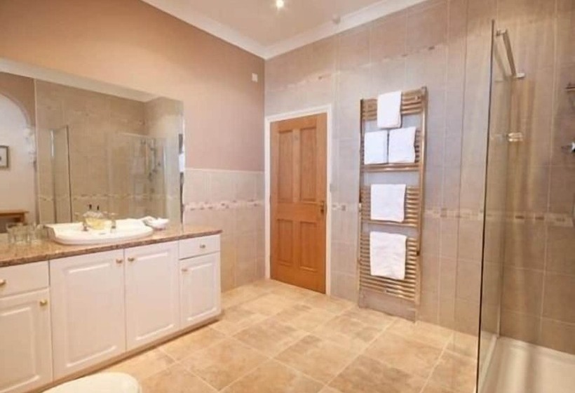 تختخواب و صبحانه Ellingham House