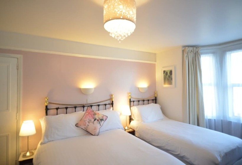 تختخواب و صبحانه Newton House Oxford