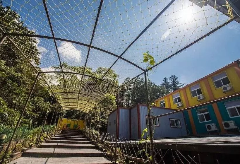 تختخواب و صبحانه Yushow Library Villa