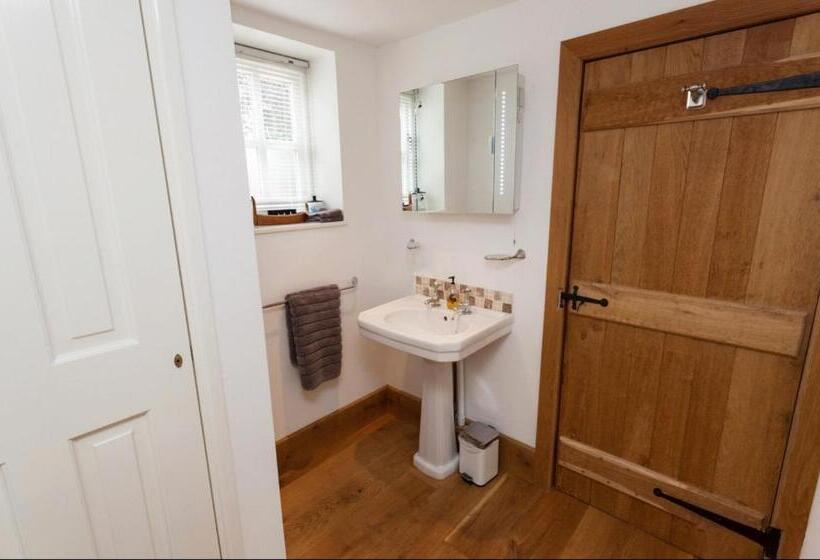 Hanger Down House Bed And Breakfast