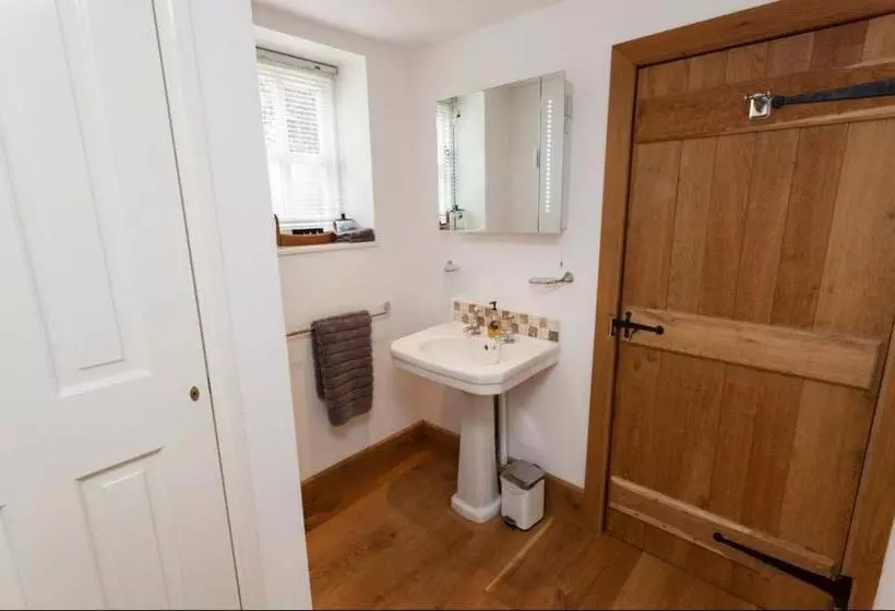 Hanger Down House Bed And Breakfast