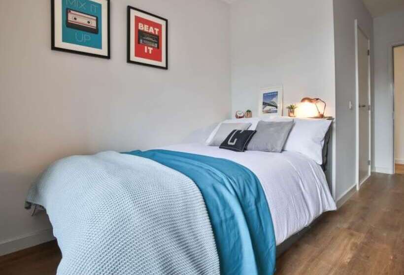 Hashtag Newcastle Collingwood