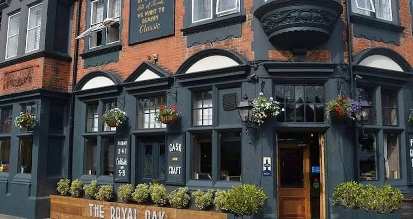 Hostelli The Royal Oak