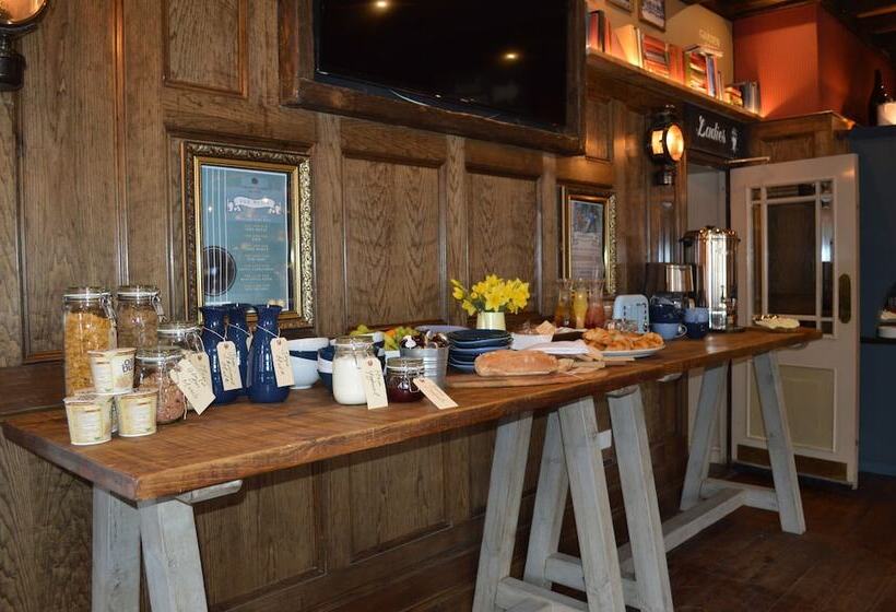 فندق فئة نجمة واحدة The Royal Oak