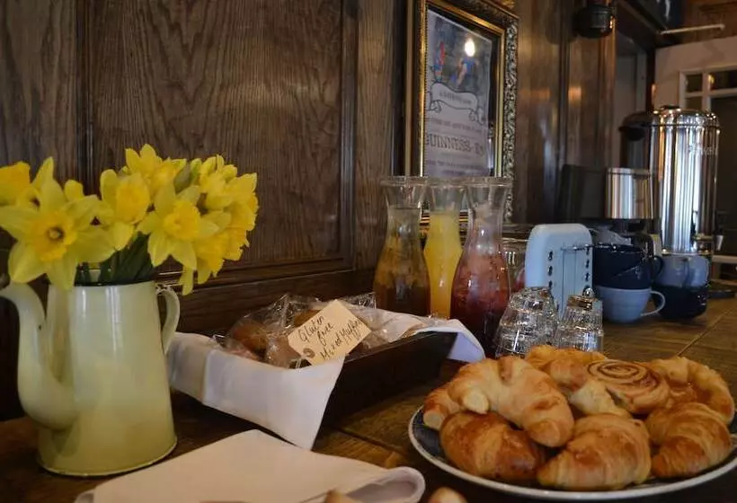 Hostelli The Royal Oak