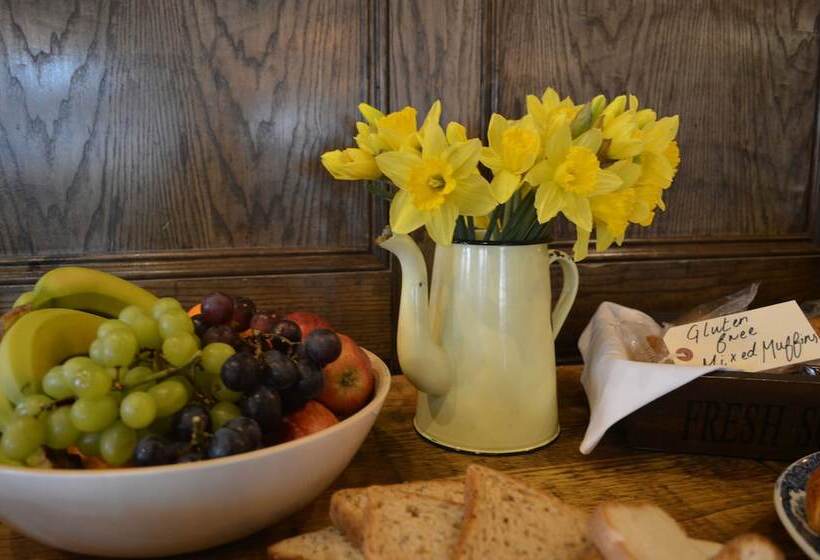 فندق فئة نجمة واحدة The Royal Oak