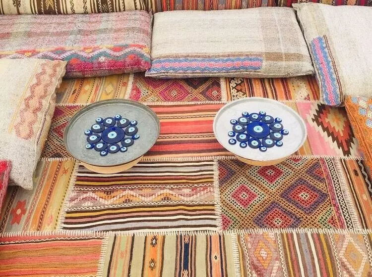 Hotelli Caravanserai Inn