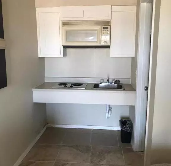 Hotelli Lakeside Inn