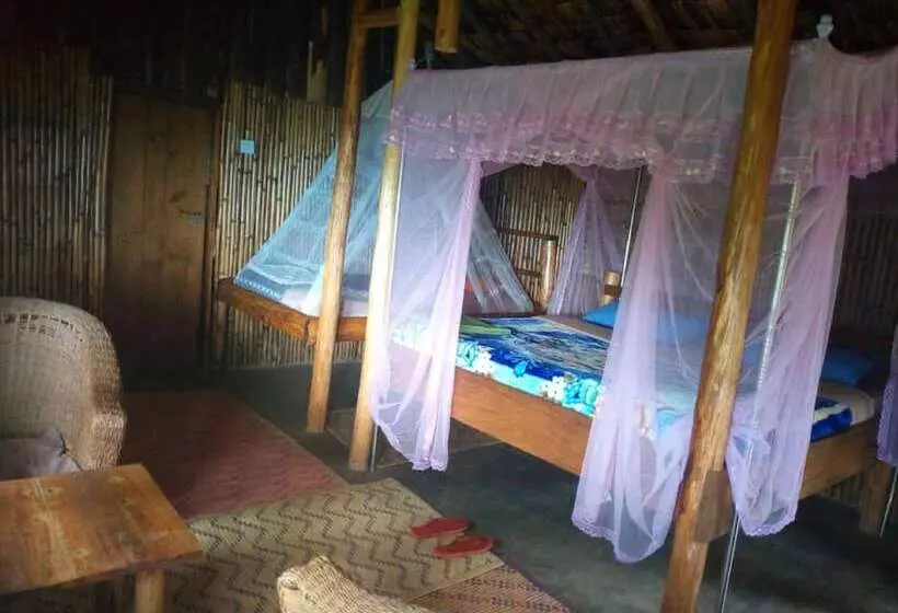 Lacam Lodge   Hostel