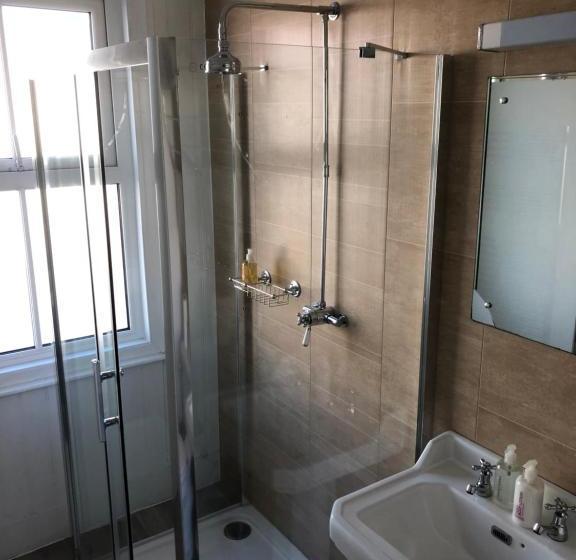 تختخواب و صبحانه Newton House Oxford