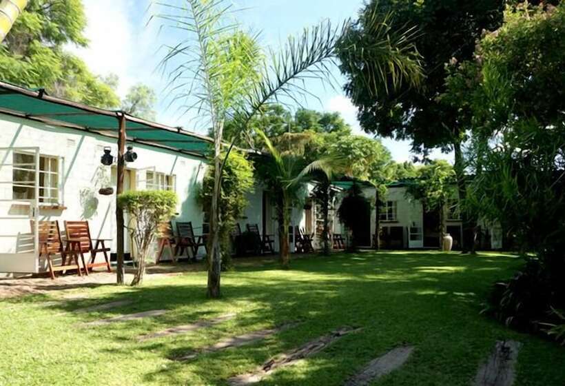 پانسیون Travellers Guest House