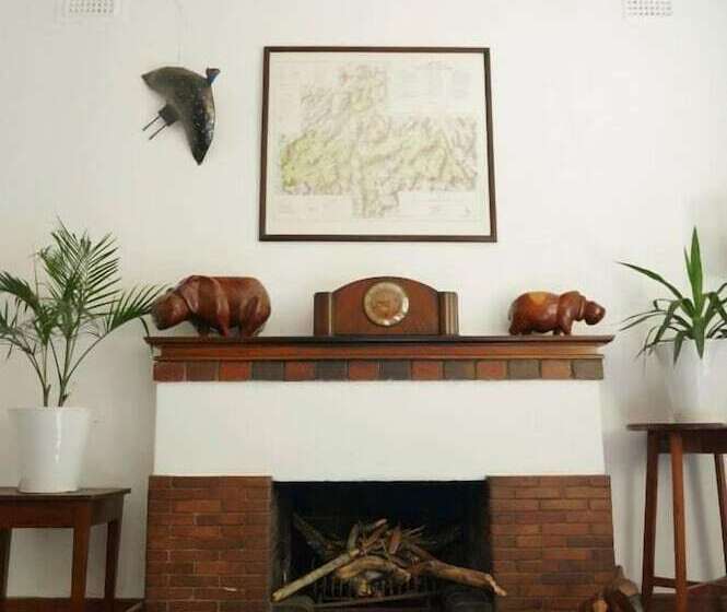 پانسیون Travellers Guest House