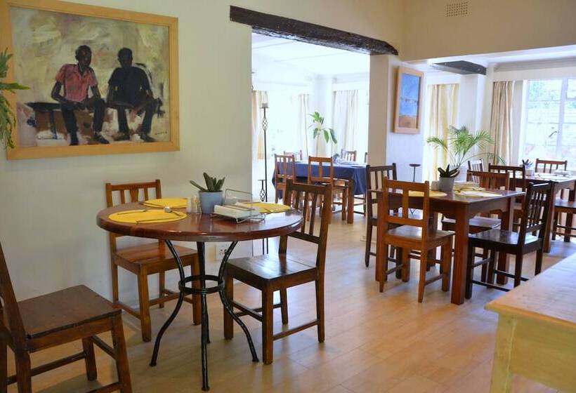 پانسیون Travellers Guest House