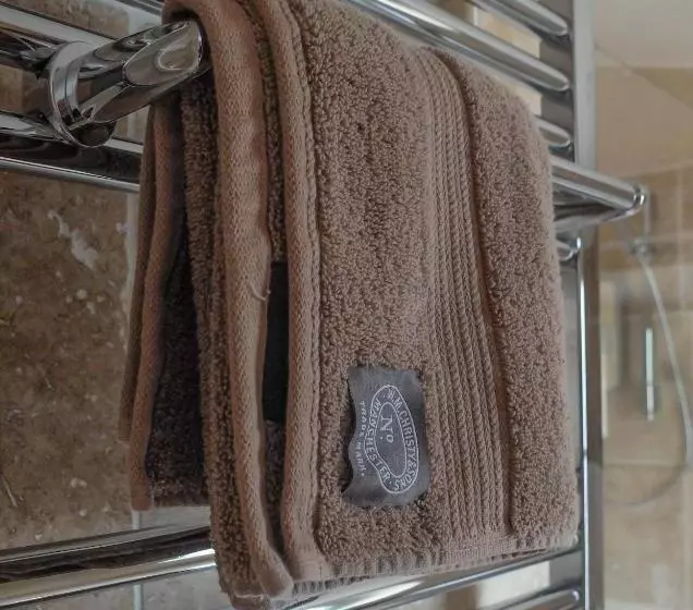 Pippin Heath House B&b