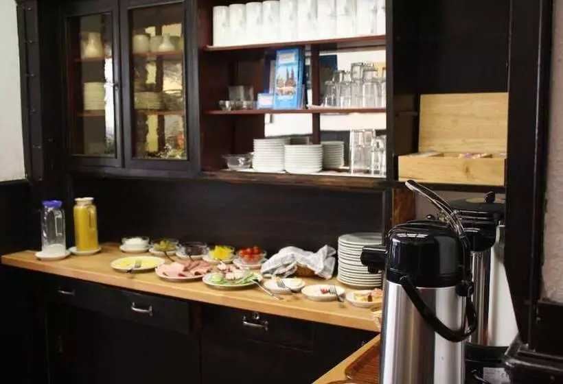تختخواب و صبحانه Gasthaus Hotel Bremen