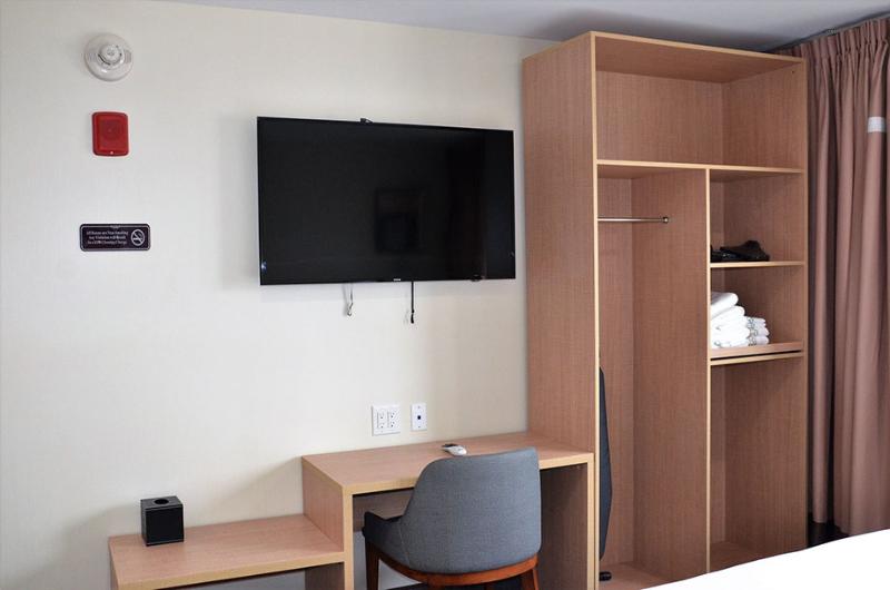 בית מלון כפרי Lic Plaza