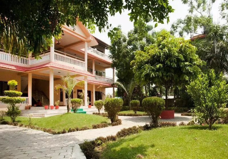 هتل Spot On 481 Motherland Resort