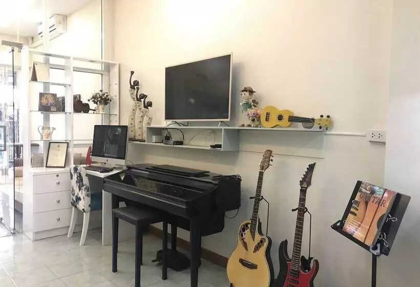 Saen Sabai Hostel