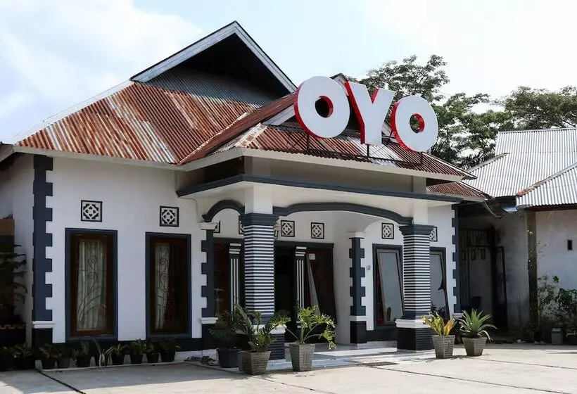 Retkeilymaja Penginapan Eby By Oyo Rooms