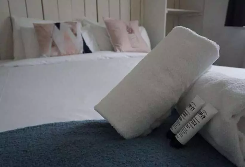 Retkeilymaja Snowman Cabins