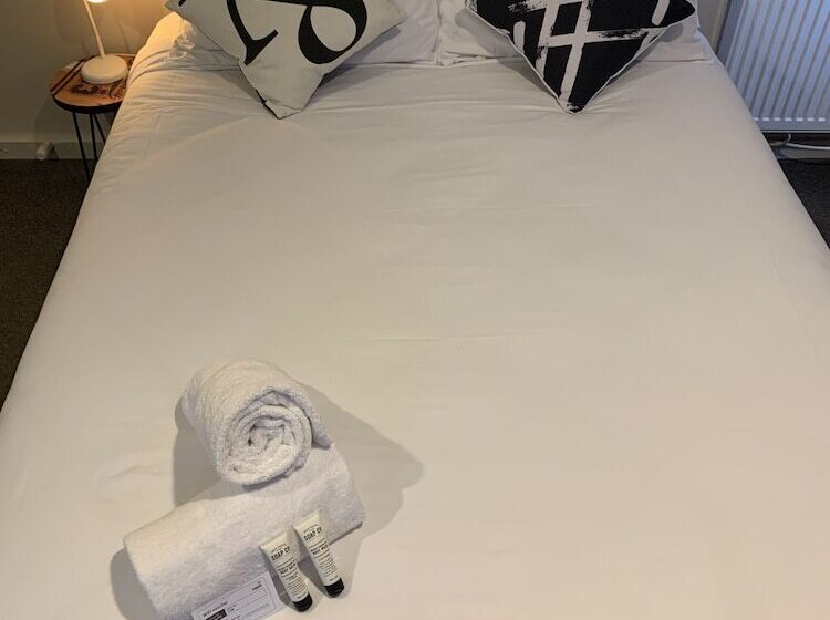 فندق صغير Snowman Cabins