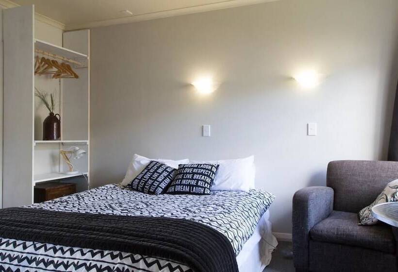 فندق صغير Snowman Cabins