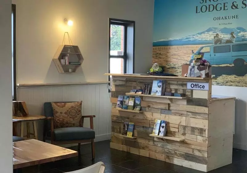 Retkeilymaja Snowman Cabins