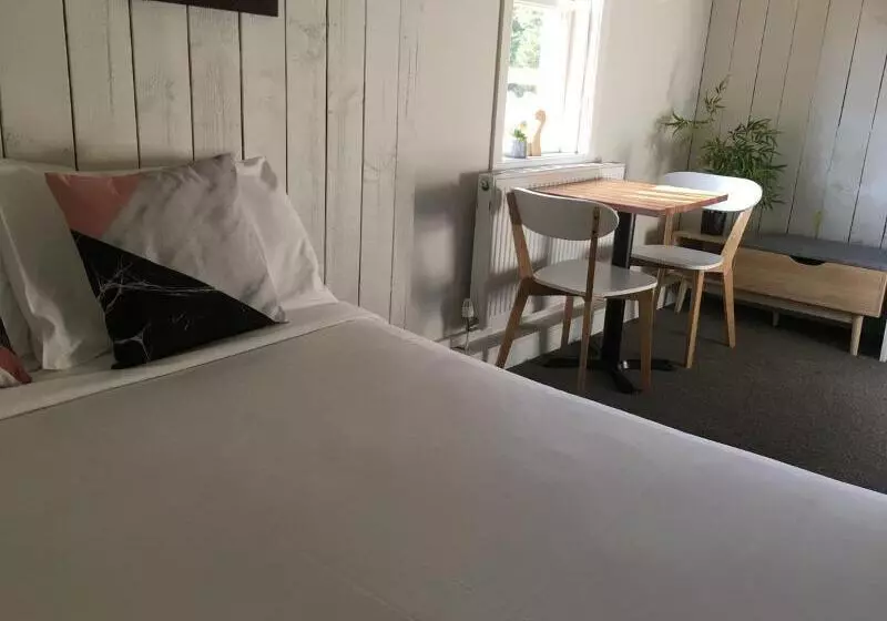 Retkeilymaja Snowman Cabins