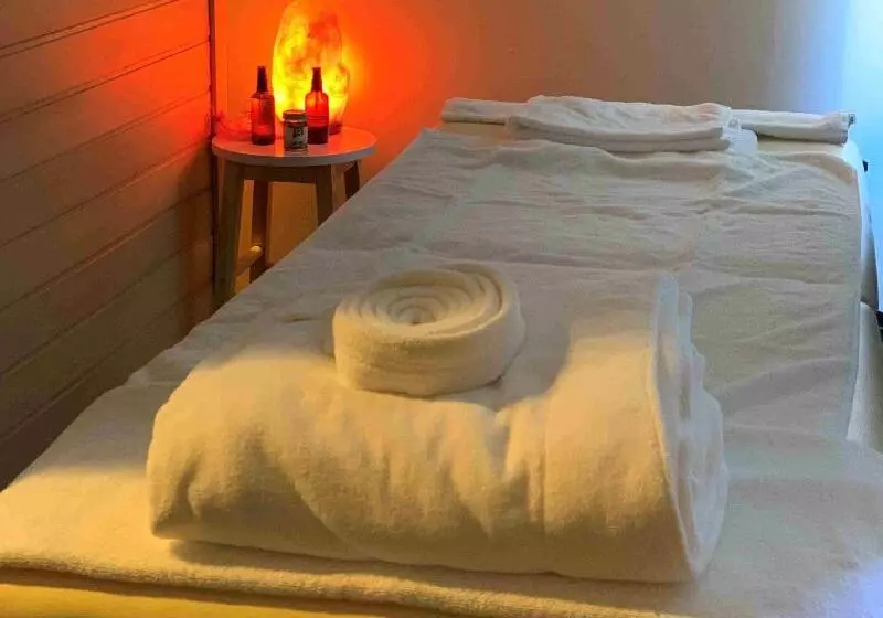 Retkeilymaja Snowman Cabins