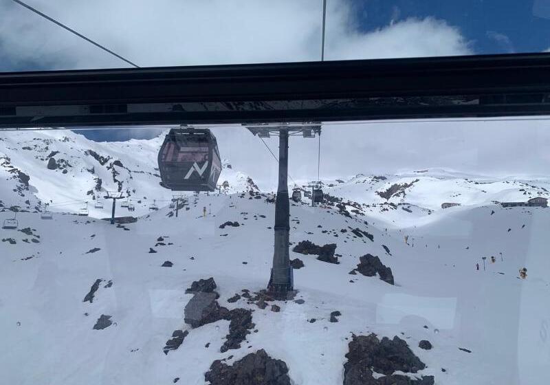 فندق صغير Snowman Cabins