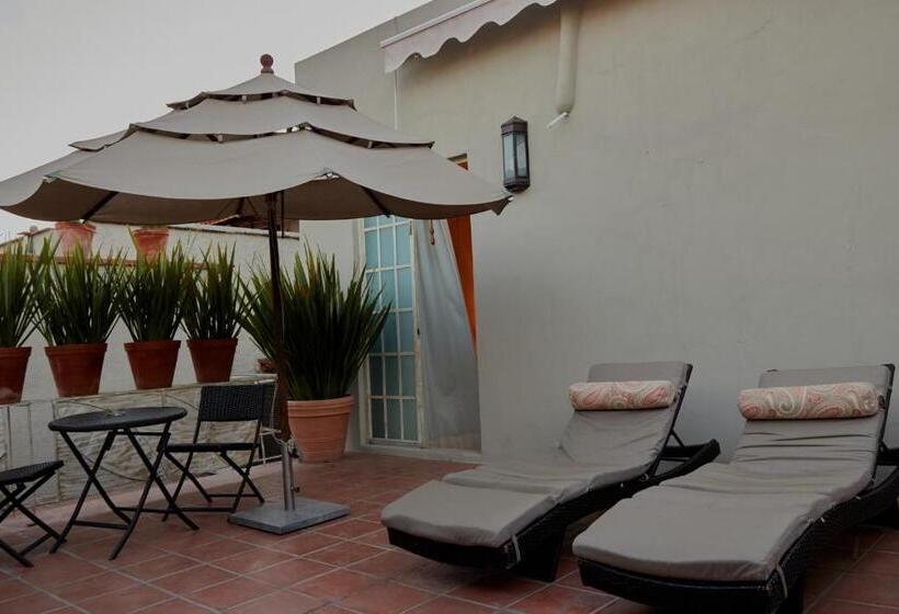 تختخواب و صبحانه Casa Aliz