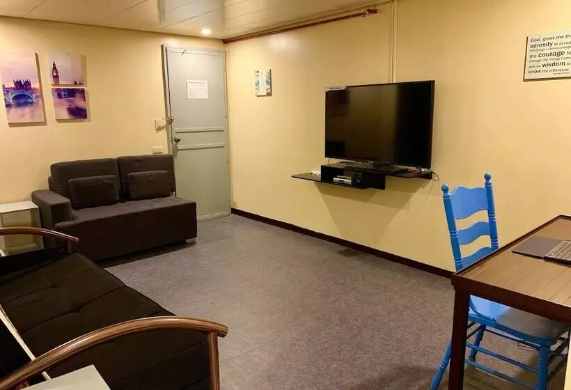 ホテル Acme Inn Subic