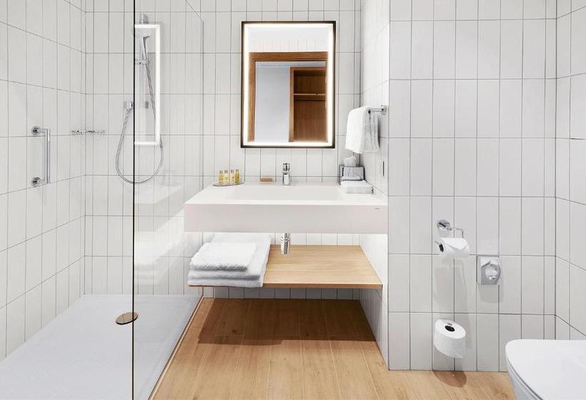 هتل Hilton Garden Inn Riga Old Town