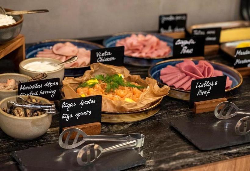 هتل Hilton Garden Inn Riga Old Town