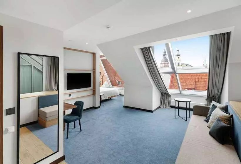 هتل Hilton Garden Inn Riga Old Town