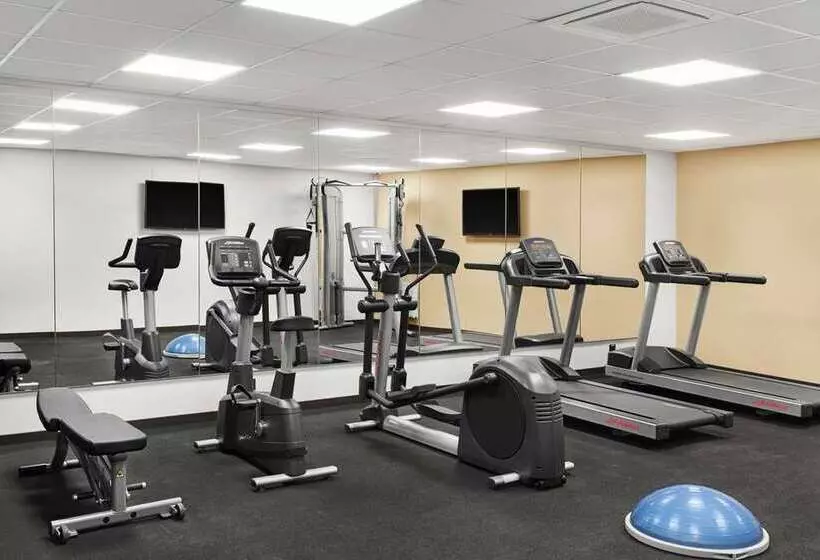 هتل Hilton Garden Inn Riga Old Town