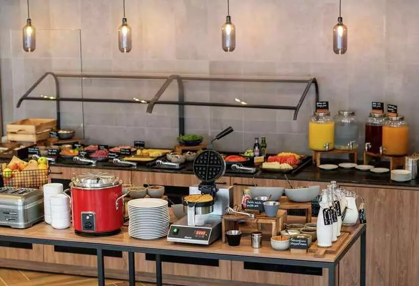 هتل Hilton Garden Inn Riga Old Town