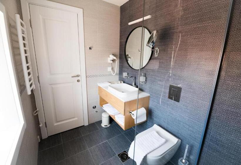 هتل La Villa Boutique