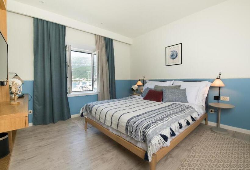 هتل La Villa Boutique